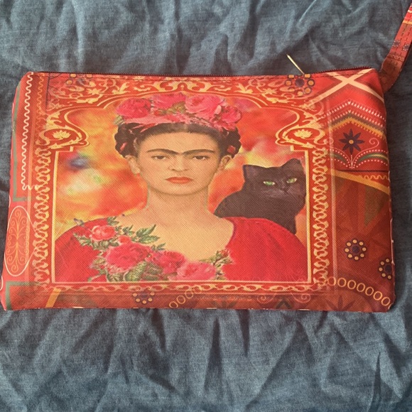 Frida with Cat wristlet - Picture 2 of 4